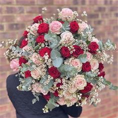 Romantic Rose Embrace 